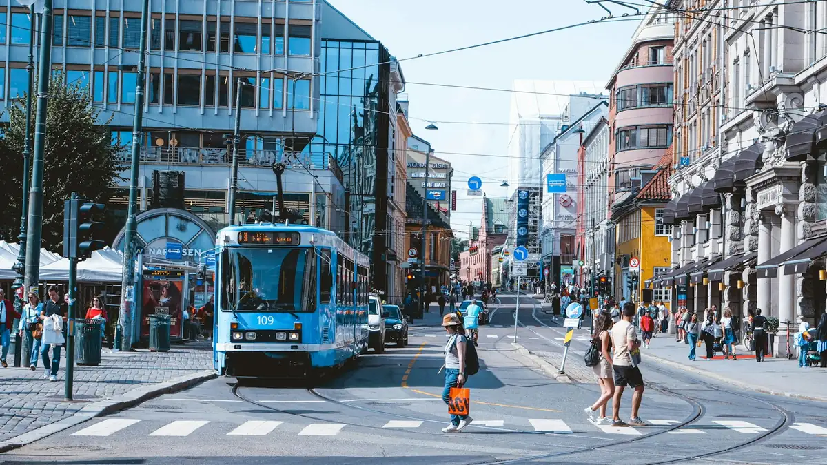 Sosialhjelp 2026: 8 300 kr for enslige – alle satsene